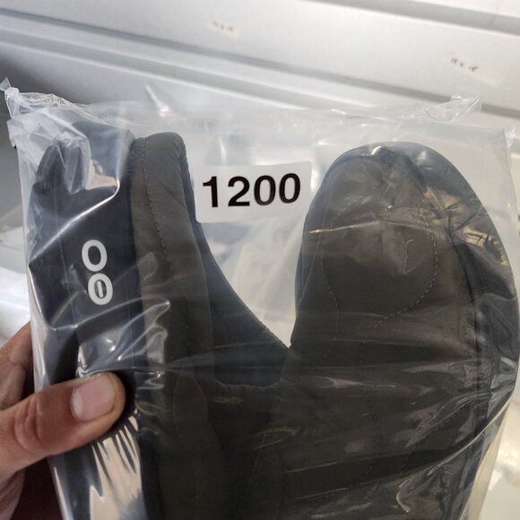 Mens Oofos OOcoozie Size 12.5 Slip on Quilted Mules Recovery Shoes - Picture 9 of 9